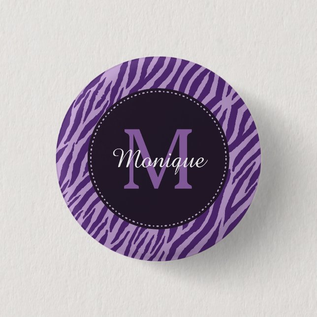 Stilvolle Lila Zebra-Print mit Monogramm und Name Button (Vorderseite)