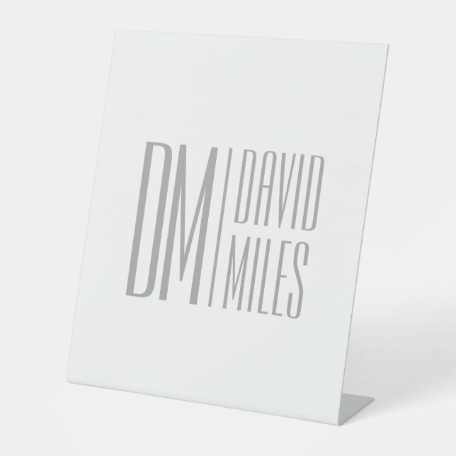 Stilvolle Minimal- und moderne Gray-Initials & Nam Sockelschild (Vorderseite)