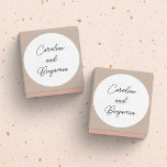 Stilvolle moderne Script Wedding Names White Runder Aufkleber<br><div class="desc">Stilvolle moderne Script-Wedding Names Classic Round Sticker mit weißem Hintergrund</div>