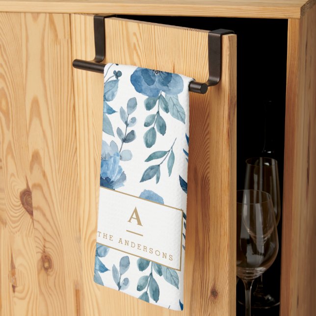 Stilvolle Navy Blue Watercolor Blume Monogram Geschirrtuch (Drittel gefaltet)