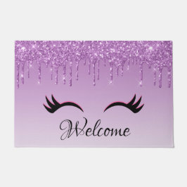 Stilvolle Pink & Black Eyelashes beim Drippen von  Fußmatte