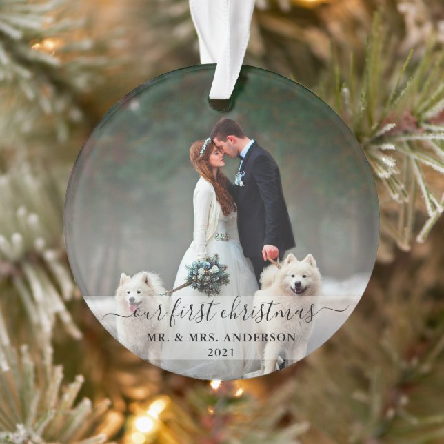Stilvolle Schrift Unsere erste Weihnachtsfeier des Ornament (Baum)