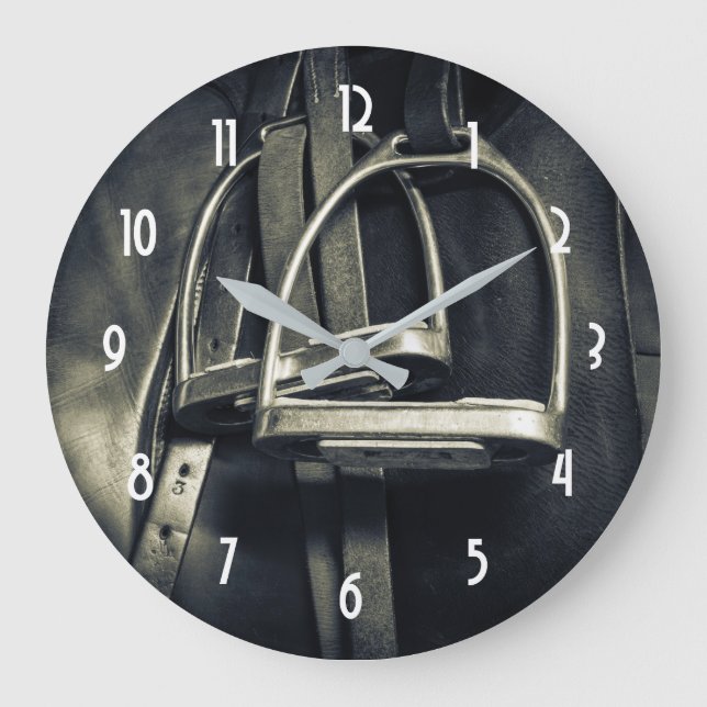 Stilvolle Silver Stirrups auf English Riding Saddl Große Wanduhr (Vorderseite)