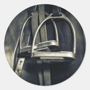 Stilvolle Silver Stirrups auf English Riding Saddl Runder Aufkleber