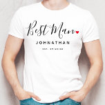 Stilvolle Trauzeuge Wedding T-Shirt<br><div class="desc">Das moderne Design ist das perfekte Geschenk für jeden Trauzeuge. Das stilvolle Typografie-Drehbuch "Trauzeuge" mit niedlichen,  kleinen,  roten Lieben-Herzschlägen. Das Design ist einfach zu personalisieren mit einem Namen und etablierten Hochzeitstag und wird der perfekte Sake von Ihrem besonderen Tag.</div>
