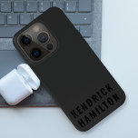 Stilvolle Trendy Black Out Moderne Minimalistische Case-Mate iPhone Hülle<br><div class="desc">Ein auffallendes Schwarz-Out-Design mit einer modernen Schwarzblock-Typografie auf schwarzem,  karkohlegrauem Hintergrund. Der Text kann einfach für ein einzigartiges Design angepasst werden!</div>