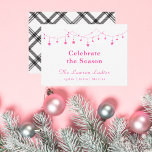 Stilvolle Trendy Boho Pink Weihnachtsstern Mitteilungskarte<br><div class="desc">Stilvolle Trendy Boho Pink Weihnachtssternkarte Diese Weihnachtskarte vereint den Geist der Saison mit einer Touch bohenhaften böhmischen Charmes. Das schlichte und zarte rosa Sternmuster schafft einen wirklich einzigartigen und künstlerischen Urlaubssalon. Die Rückseite dieser Karte zeichnet sich durch ein modernes und trendiges kariertes Schwarz-Weiß-Muster aus. Diese Karte kann als Geschenketikett verwendet...</div>