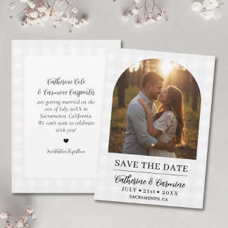Stilvoller Gingham-Hochzeitsfoto-Torbogen zur Verl Save The Date