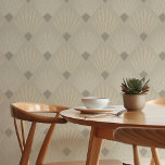 Stilvolles Art Deco Beige & Cream Geometric Design Tapete<br><div class="desc">Entspannen Sie in diesem stilvollen Art Deco Peel & Stick Tapete mit elegantem geometrischem Design. Das Muster zeigt eine raffinierte Palette von Beige-, Taupe-, Creme- und Weich-Grau, die auffallende Fächer- und Diamantformen bildet, die den klassischen Art-Déco-Stil verkörpern. Diese Tapete ist perfekt geeignet, um eine schöne Wand zu schaffen oder die...</div>