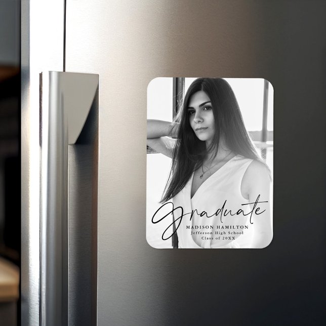 Stilvolles Black Script Abschluss Announcement Fot Magnet (Von Creator hochgeladen)