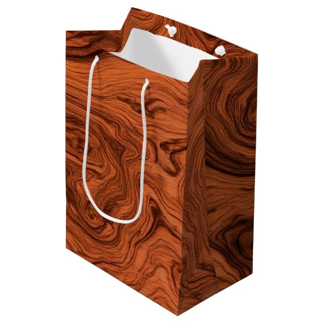 Stilvolles Faux-Walnuss-Holzdesign Mittlere Geschenktüte (Vorderseite Schrägansicht)
