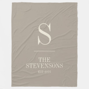 Stilvolles klassisches Familienmonogramm Est Taupe Fleecedecke