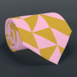 Stilvolles modernes geometrisches Rosa- und Gold-M Krawatte<br><div class="desc">Diese stylische Halsbinde weist ein modernes geometrisches Muster mit rosa und goldfarbenen Formen auf. Tolle Geschenkidee!</div>