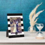 Stilvolles Monogramm aus schwarzen und weißen Stre Fotoplatte<br><div class="desc">Stilvolle und schicke Foto-Sake,  die für ein besonderes Geschenk personalisiert werden können.</div>