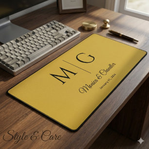 Stilvolles Monogramm mit Paarnamen in Metallgold Schreibtischunterlage