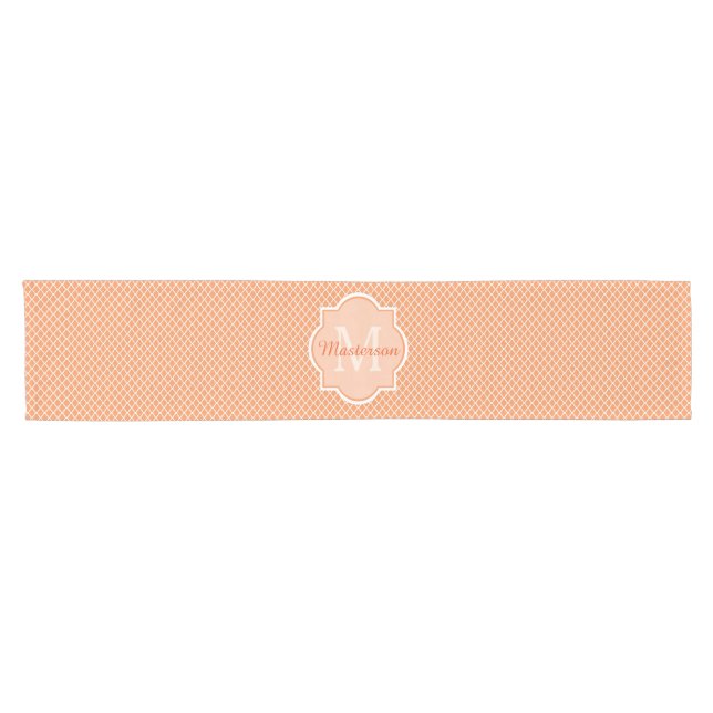 Stilvolles Orange Quatrefolienmonogramm mit Name Kurzer Tischläufer (Horizontal)