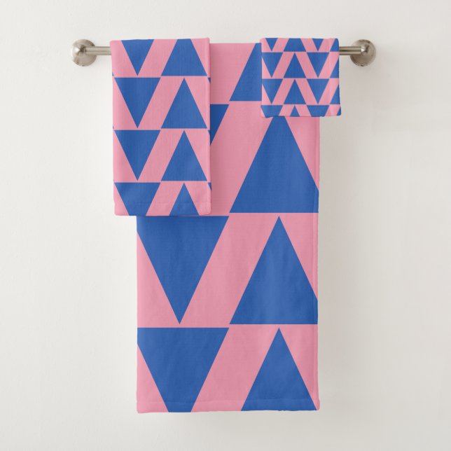 Stilvolles rosa und blaues geometrisches Muster Badhandtuch Set (Insitu)