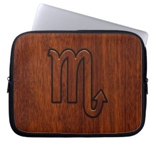 Stilvolles Scorpio Zodiac Symbol in Mahagoni Laptopschutzhülle