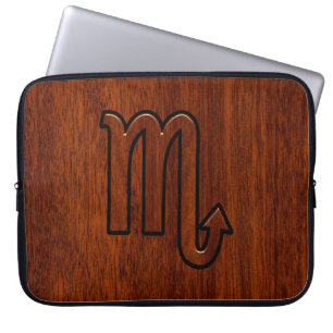 Stilvolles Scorpio Zodiac Symbol in Mahagoni Laptopschutzhülle