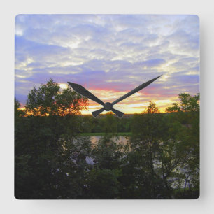 Stilwell Pond at Sunset Quadratische Wanduhr