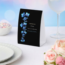 Stimmungsvolle schwarze und blaue Blumenhochzeit H