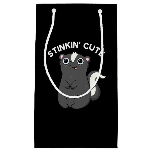 Stinkin Niedlich Funny Skunk Pun Dark BG Kleine Geschenktüte (Vorderseite)