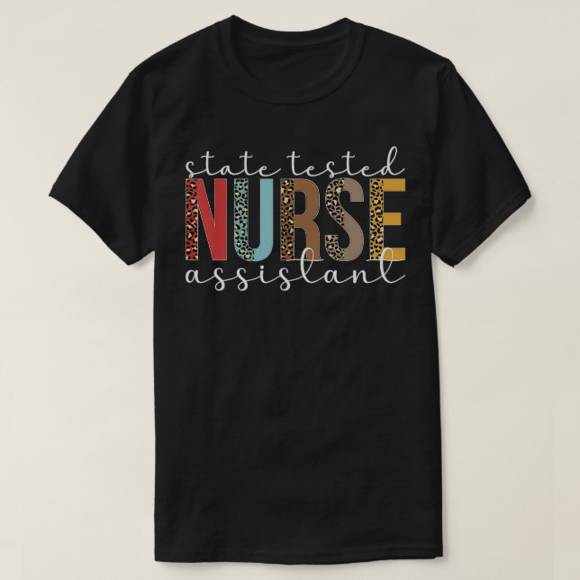 STNA Leopard Staat Tested Nursing Assistant T-Shirt (Design vorne)