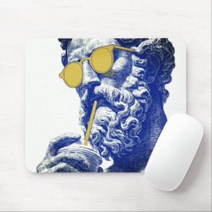 Stoischer Typ mit cooler Sonnenbrille Mousepad