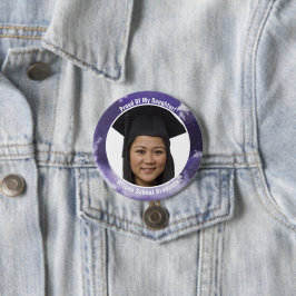 Stolz auf Ihren graduierten Foto-Knopf lila Button