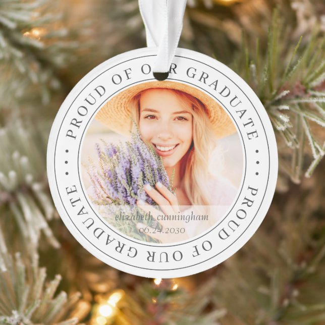 Stolz auf unser Graduate 20XX Modernes Abschluss F Ornament (Baum)