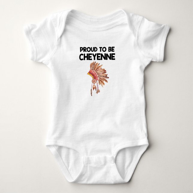 Stolz, Cheyenne-Ureinwohner-Baby-Bodysuit zu sein Baby Strampler (Vorderseite)