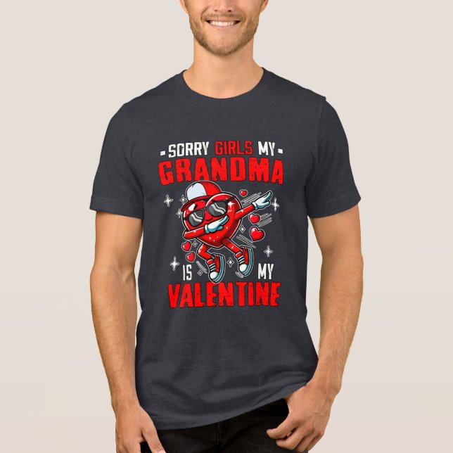 Stolz ist mein Oma mein Valentinherz Tri-Blend Shirt (Vorderseite)