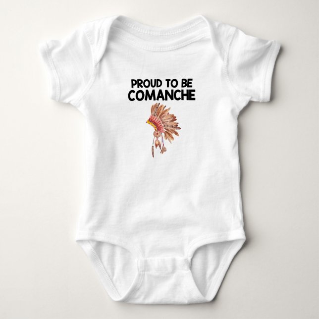Stolz, Komanche-Ureinwohner-Baby-Bodysuit zu sein Baby Strampler (Vorderseite)