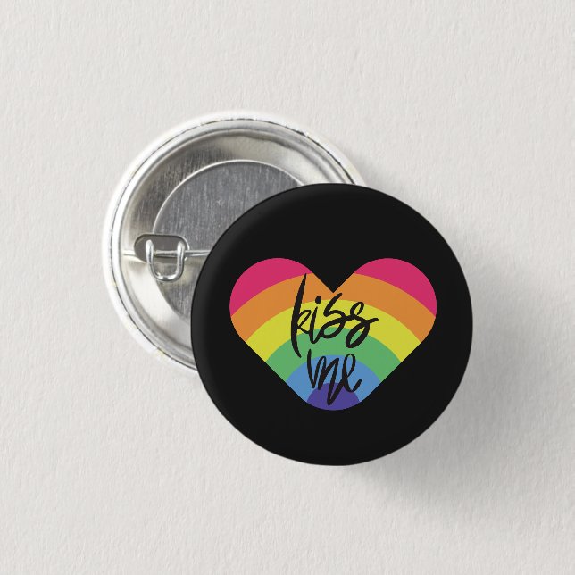 Stolz, küss mich. Liebe ist fair. Button (Vorne & Hinten)