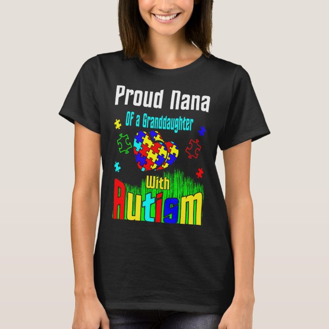 Stolz Nana einer Großtochter mit Autismus T-Shirt (Vorderseite)