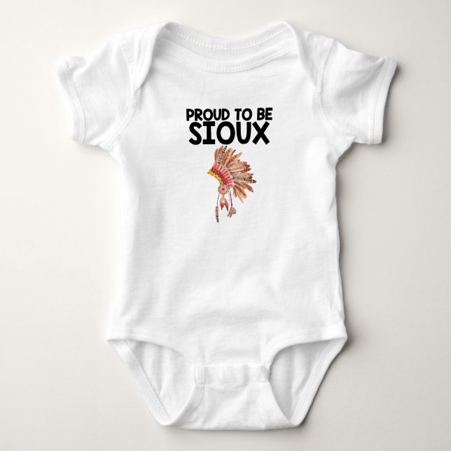 Stolz, Sioux-Ureinwohner-Baby-Bodysuit zu sein Baby Strampler (Vorderseite)