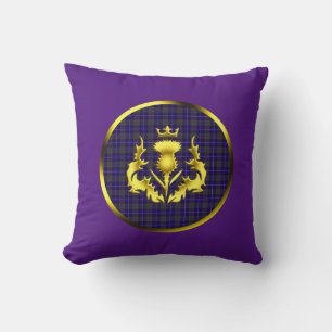 Stolz von Scotland Tartan mit Golden Thistle Lila Kissen