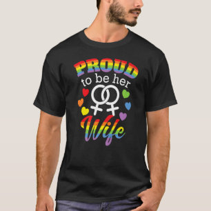 Stolz zu ihrer Ehefrau Lgbtq Lesbian Verheirateten T-Shirt