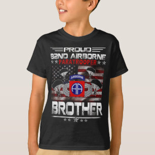Stolze 82. Im Flugzeug Paratrooper Brother Us Flag T-Shirt