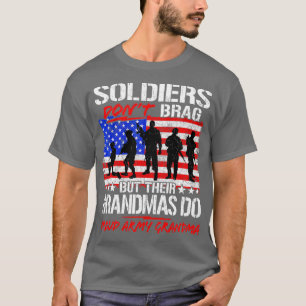 Stolze Armys Oma Militär Stolz (82) T-Shirt