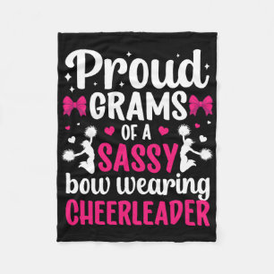 Stolze Grams einer Cheerleader-Grams-Oma Cheer G Fleecedecke