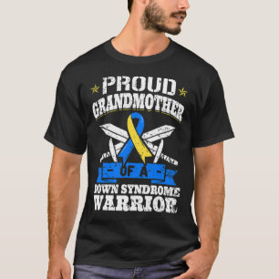 Stolze Großmutter eines Down-Syndrom-Kämpfers Down T-Shirt