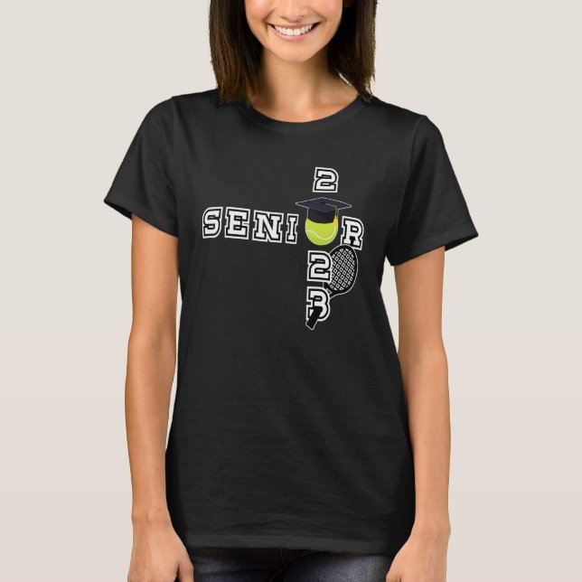 Stolze Klasse 2023 Tennis Senior Abschluss Schoo T-Shirt (Vorderseite)