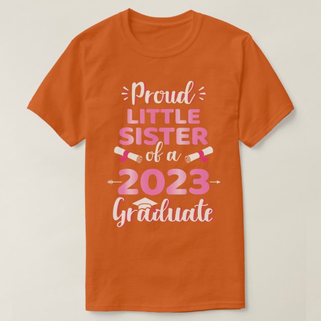 Stolze kleine Schwester eines Abschlusses 2023 cl T-Shirt (Design vorne)