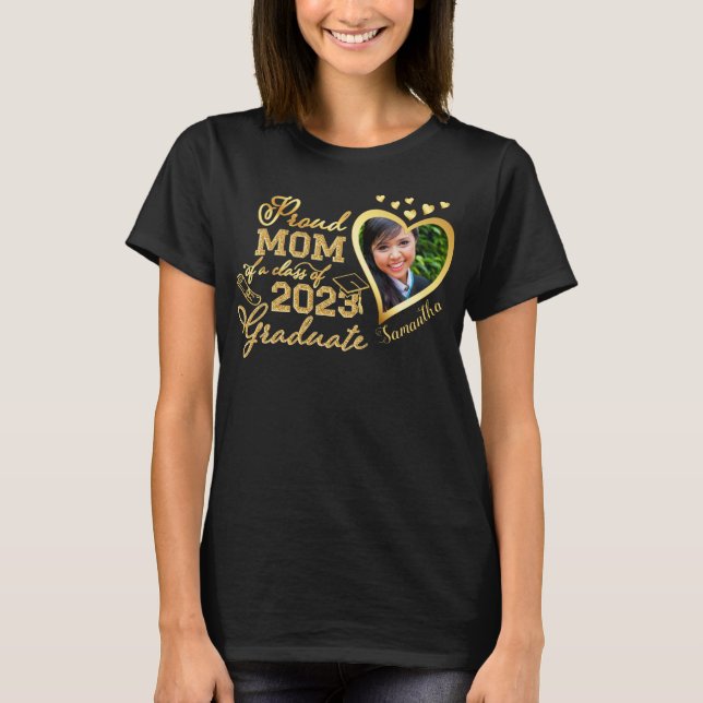 Stolze Mama einer Klasse von 2023 Foto mit Hochsch T-Shirt (Vorderseite)
