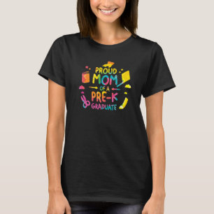 Stolze Mama eines Abschlusses vor dem K-Abschluss T-Shirt