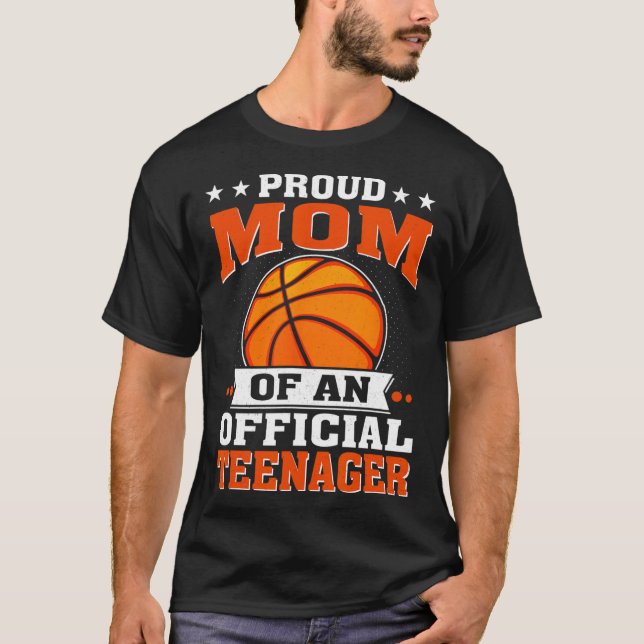 Stolze Mama eines Offiziellen Teenagers am 13. T-Shirt (Vorderseite)