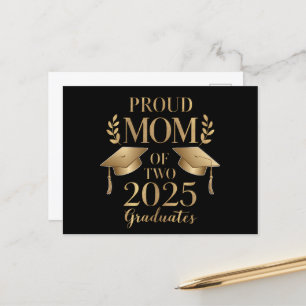 Stolze Mama von zwei 2025 Graduate Twins Ankündigungspostkarte