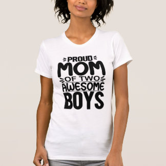 Stolze Mama von zwei Phantastischen Jungen T-Shirt