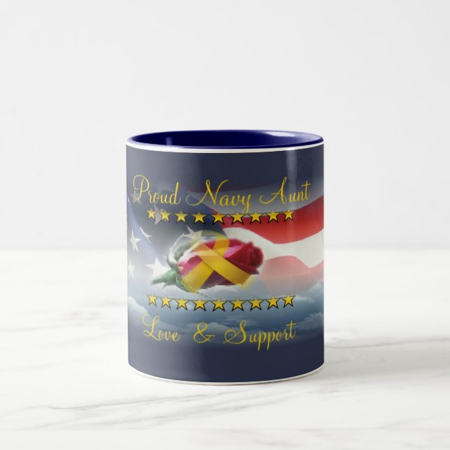 Stolze Marine-Tante Zweifarbige Tasse (Mittel)